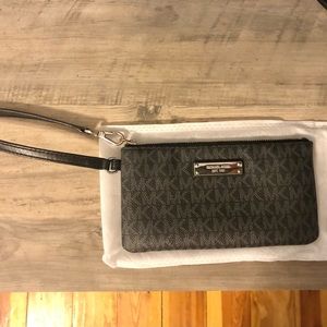 EUC Michael Kors Large Wristlet